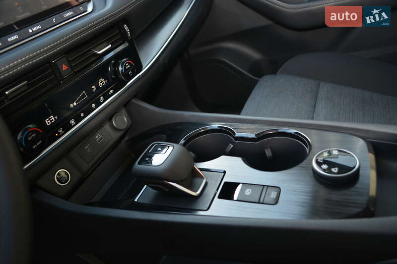 Внедорожник / Кроссовер Nissan Rogue 2021 в Киеве