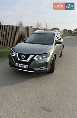 Внедорожник / Кроссовер Nissan Rogue 2017 в Киеве