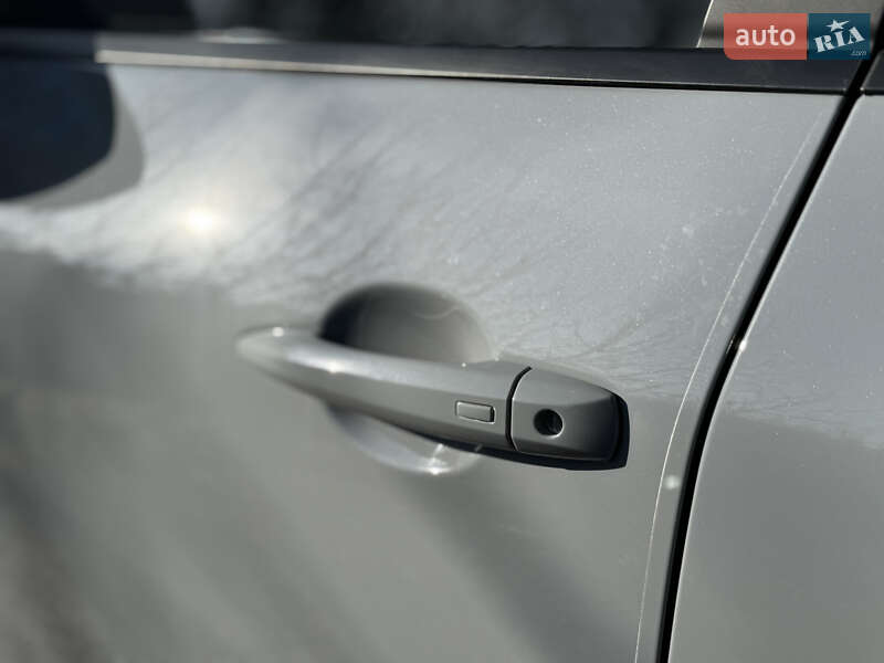 Позашляховик / Кросовер Nissan Rogue 2024 в Києві