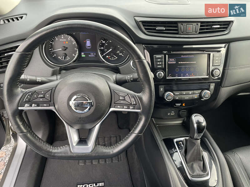 Позашляховик / Кросовер Nissan Rogue 2017 в Львові