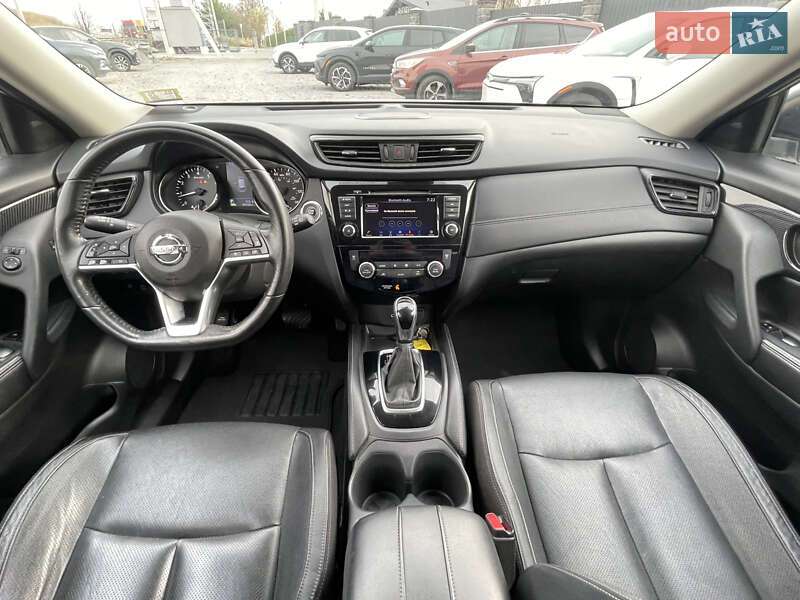 Позашляховик / Кросовер Nissan Rogue 2017 в Львові