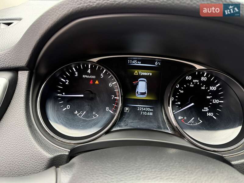 Позашляховик / Кросовер Nissan Rogue 2015 в Києві