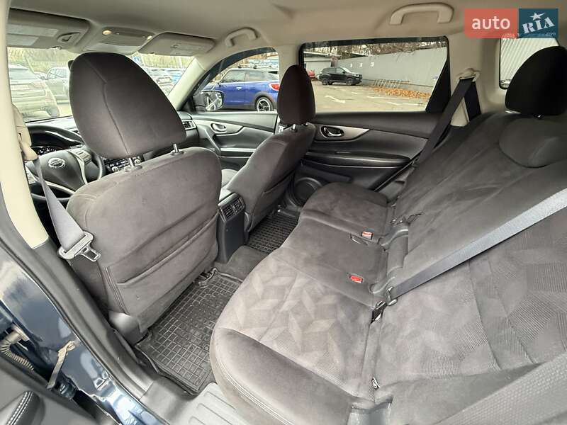Позашляховик / Кросовер Nissan Rogue 2015 в Києві