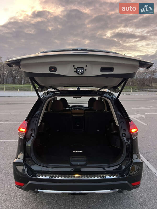 Позашляховик / Кросовер Nissan Rogue 2019 в Києві