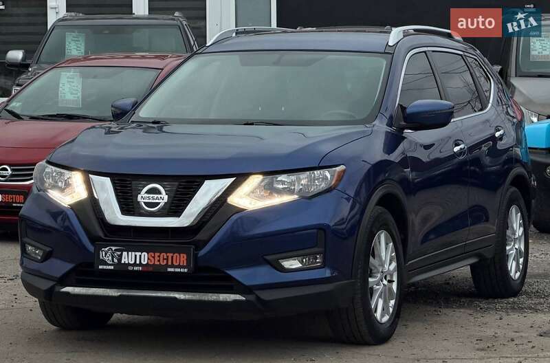 Внедорожник / Кроссовер Nissan Rogue 2017 в Харькове