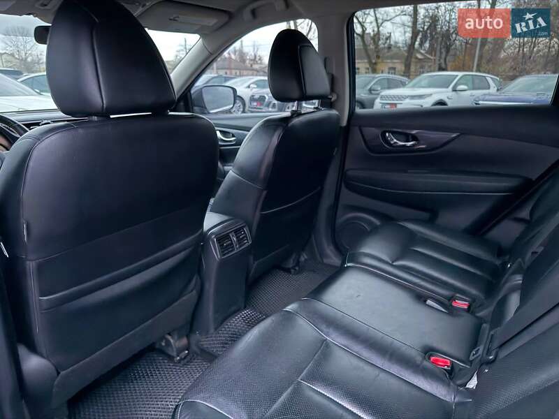 Внедорожник / Кроссовер Nissan Rogue 2017 в Харькове