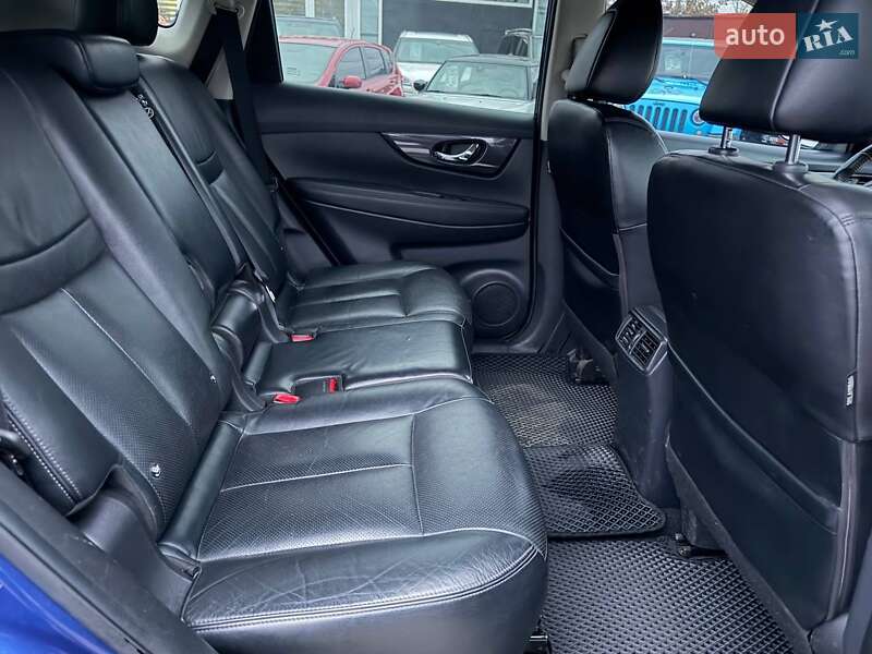 Внедорожник / Кроссовер Nissan Rogue 2017 в Харькове