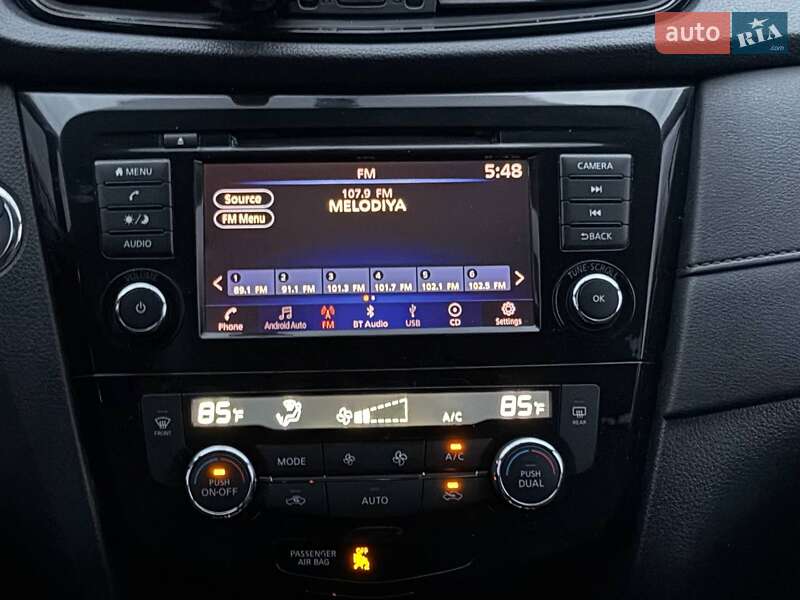 Внедорожник / Кроссовер Nissan Rogue 2017 в Харькове