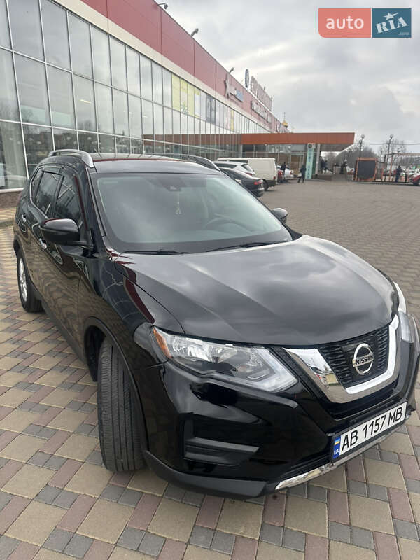 Внедорожник / Кроссовер Nissan Rogue 2020 в Гайсине