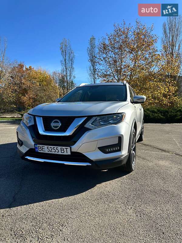 Позашляховик / Кросовер Nissan Rogue 2017 в Миколаєві