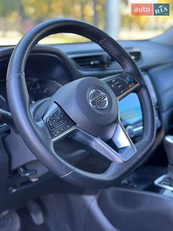 Позашляховик / Кросовер Nissan Rogue 2017 в Миколаєві