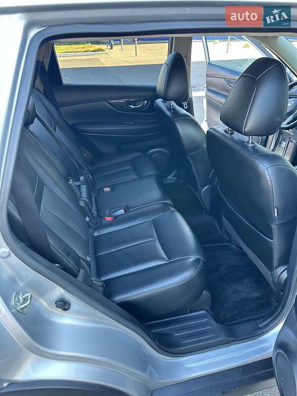 Позашляховик / Кросовер Nissan Rogue 2017 в Миколаєві