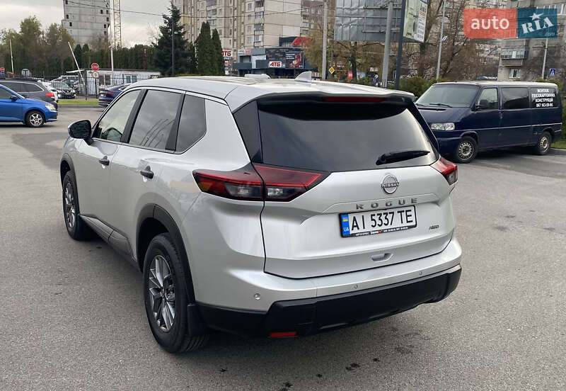 Внедорожник / Кроссовер Nissan Rogue 2024 в Броварах