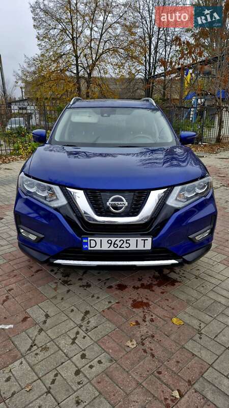 Внедорожник / Кроссовер Nissan Rogue 2017 в Запорожье