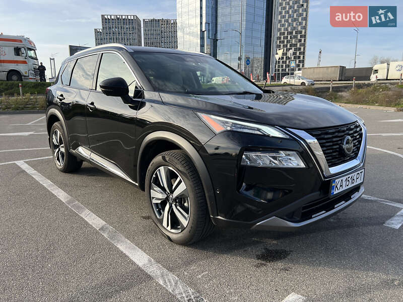 Внедорожник / Кроссовер Nissan Rogue 2023 в Киеве
