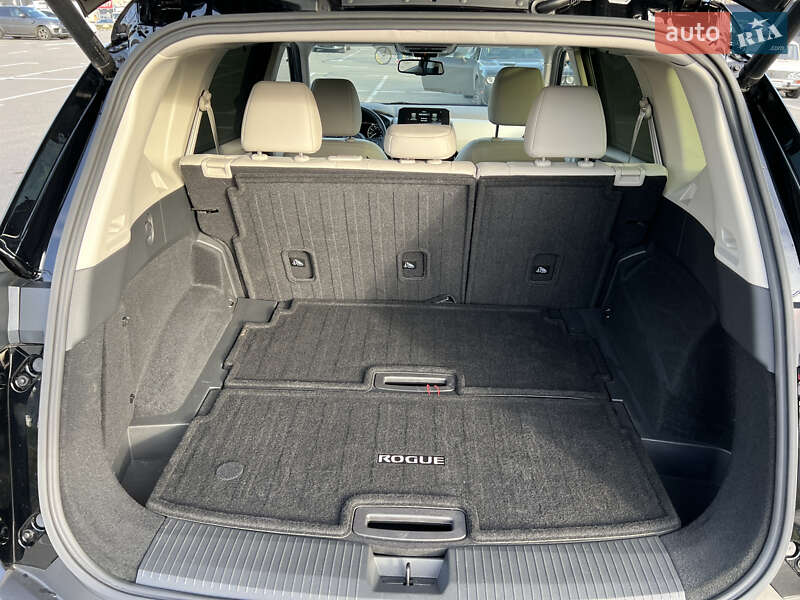 Внедорожник / Кроссовер Nissan Rogue 2023 в Киеве