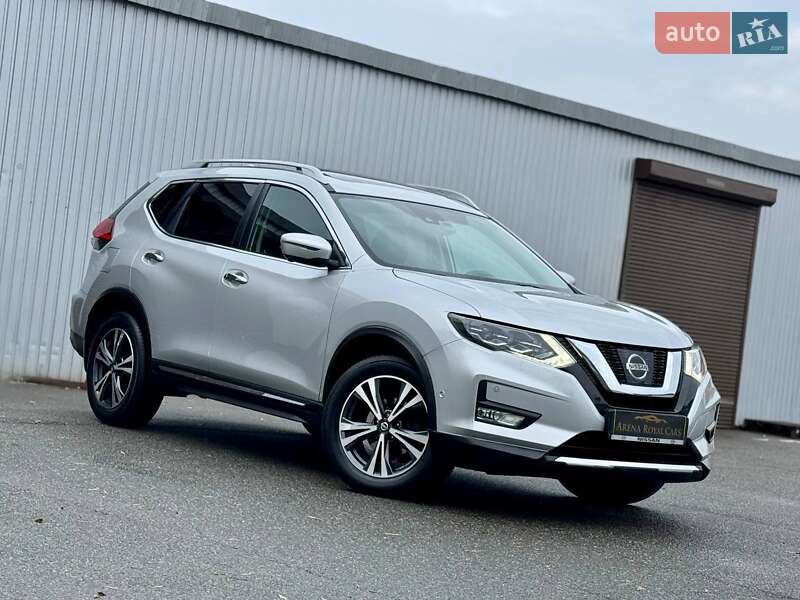 Внедорожник / Кроссовер Nissan Rogue 2017 в Киеве