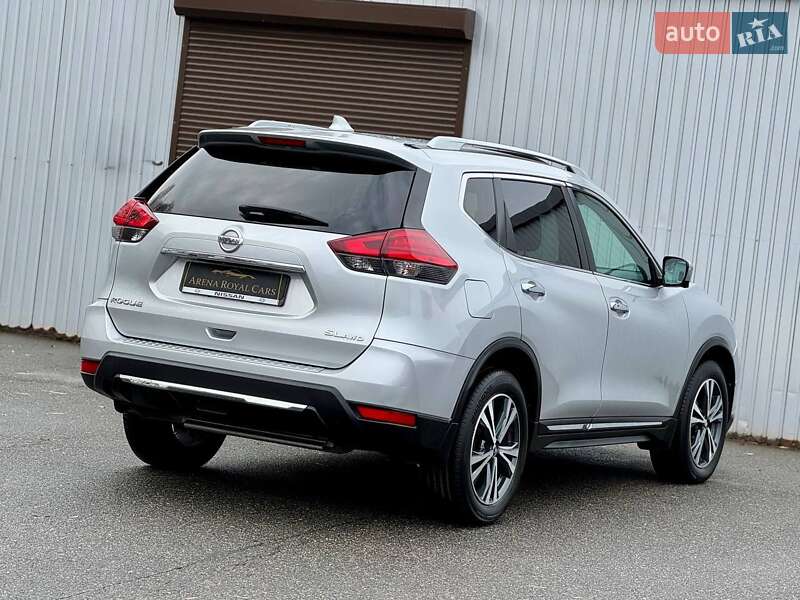 Внедорожник / Кроссовер Nissan Rogue 2017 в Киеве