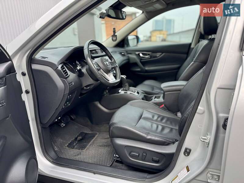 Внедорожник / Кроссовер Nissan Rogue 2017 в Киеве