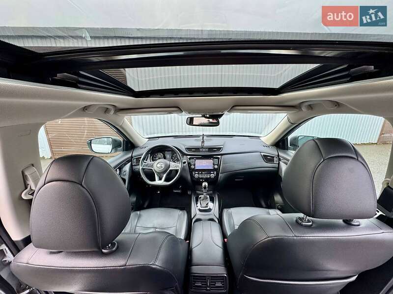 Внедорожник / Кроссовер Nissan Rogue 2017 в Киеве