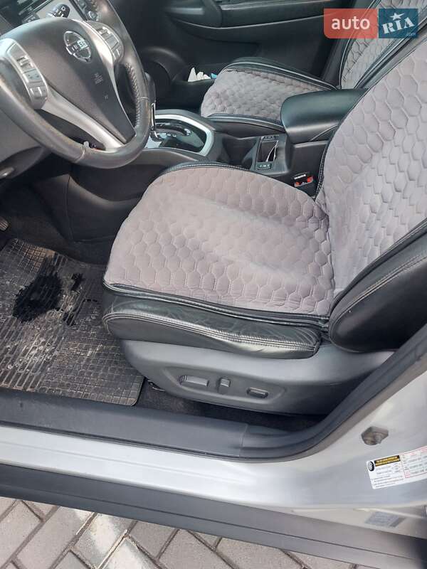 Внедорожник / Кроссовер Nissan Rogue 2015 в Кременчуге