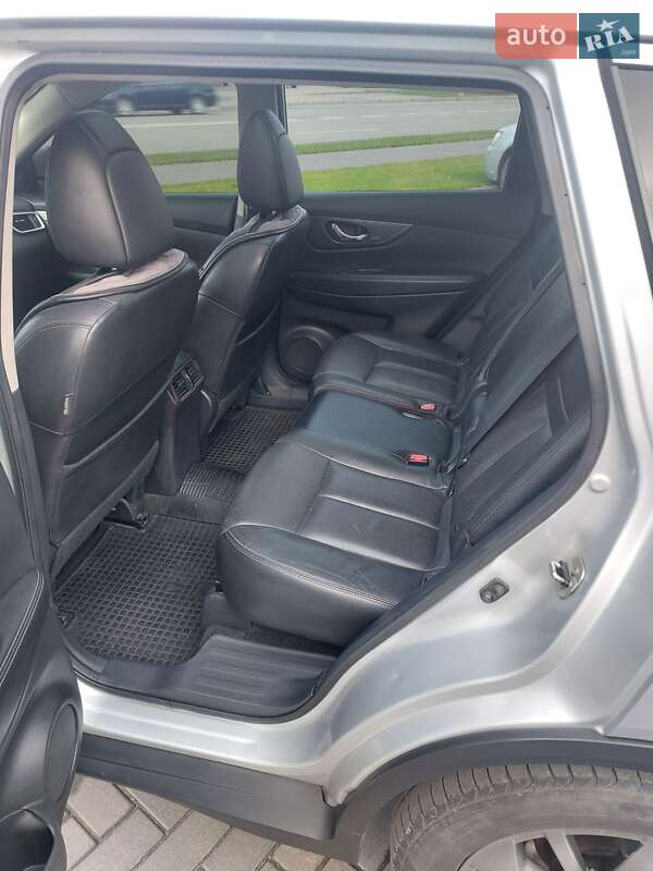 Внедорожник / Кроссовер Nissan Rogue 2015 в Кременчуге