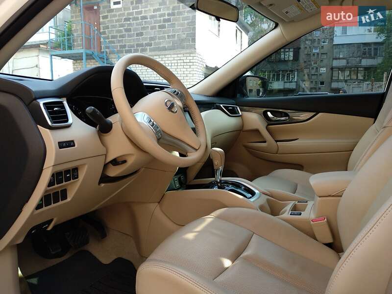 Внедорожник / Кроссовер Nissan Rogue 2015 в Харькове