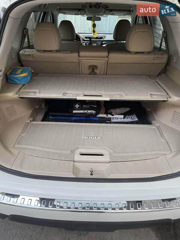 Внедорожник / Кроссовер Nissan Rogue 2015 в Харькове