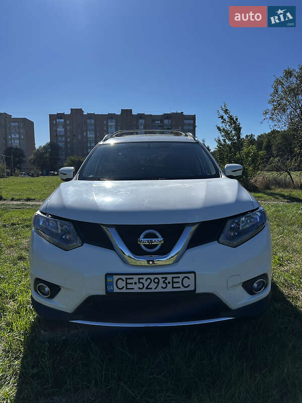 Внедорожник / Кроссовер Nissan Rogue 2016 в Новоднестровске