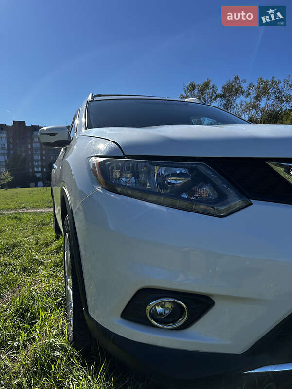 Внедорожник / Кроссовер Nissan Rogue 2016 в Новоднестровске