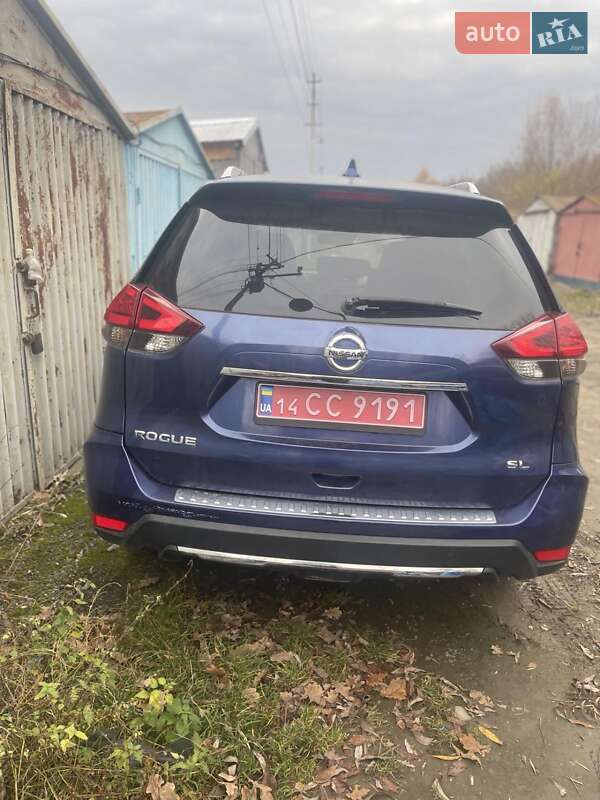 Внедорожник / Кроссовер Nissan Rogue 2017 в Львове