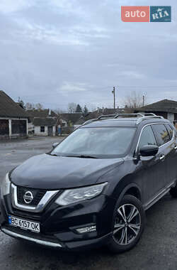 Внедорожник / Кроссовер Nissan Rogue 2017 в Золочеве