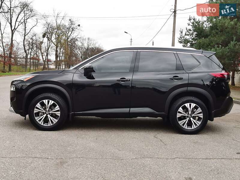 Внедорожник / Кроссовер Nissan Rogue 2021 в Киеве