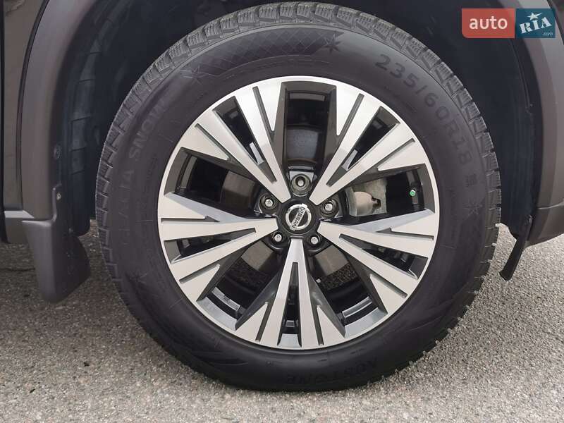 Внедорожник / Кроссовер Nissan Rogue 2021 в Киеве