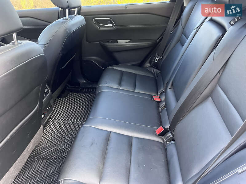 Позашляховик / Кросовер Nissan Rogue 2020 в Львові