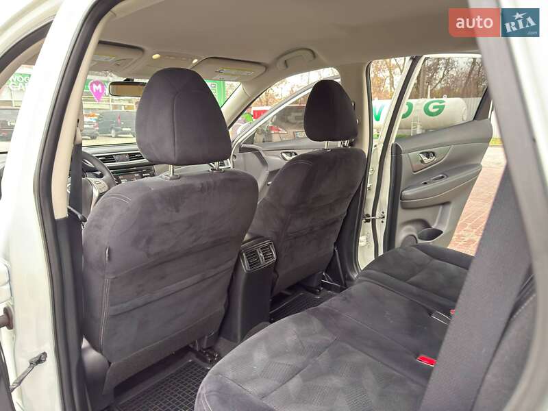 Позашляховик / Кросовер Nissan Rogue 2016 в Дніпрі фото 21 Позашляховик / Кросовер Nissan Rogue 2016 в Дніпрі