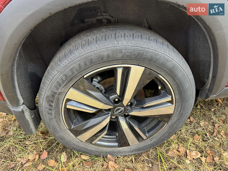 Внедорожник / Кроссовер Nissan Rogue 2023 в Львове