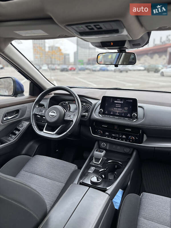 Внедорожник / Кроссовер Nissan Rogue 2022 в Ровно