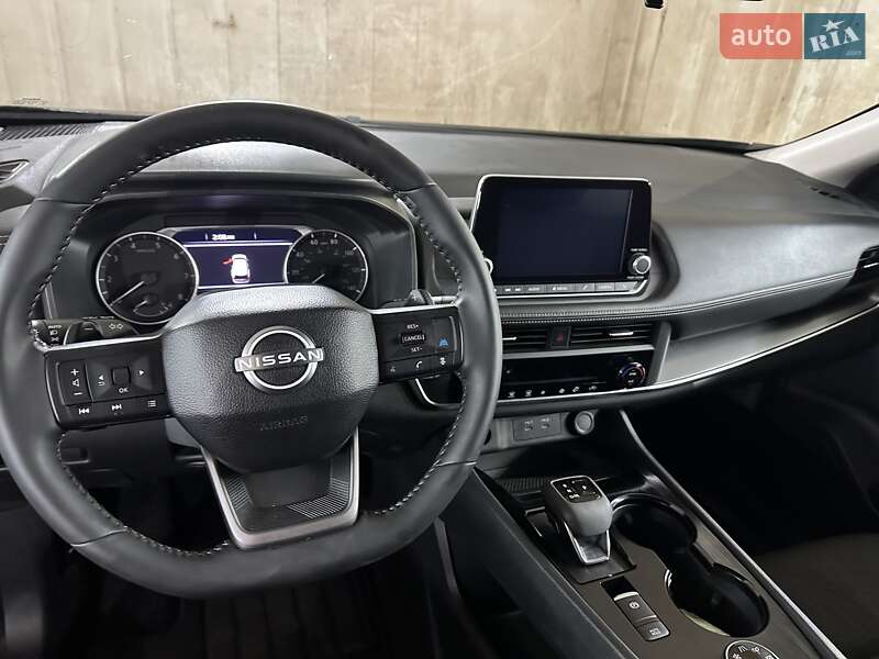 Позашляховик / Кросовер Nissan Rogue 2025 в Ізюмі