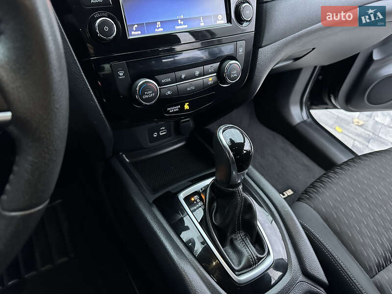 Внедорожник / Кроссовер Nissan Rogue 2020 в Днепре