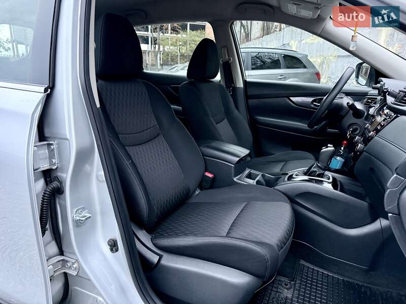 Внедорожник / Кроссовер Nissan Rogue 2016 в Харькове