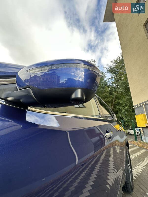 Внедорожник / Кроссовер Nissan Rogue 2019 в Киеве