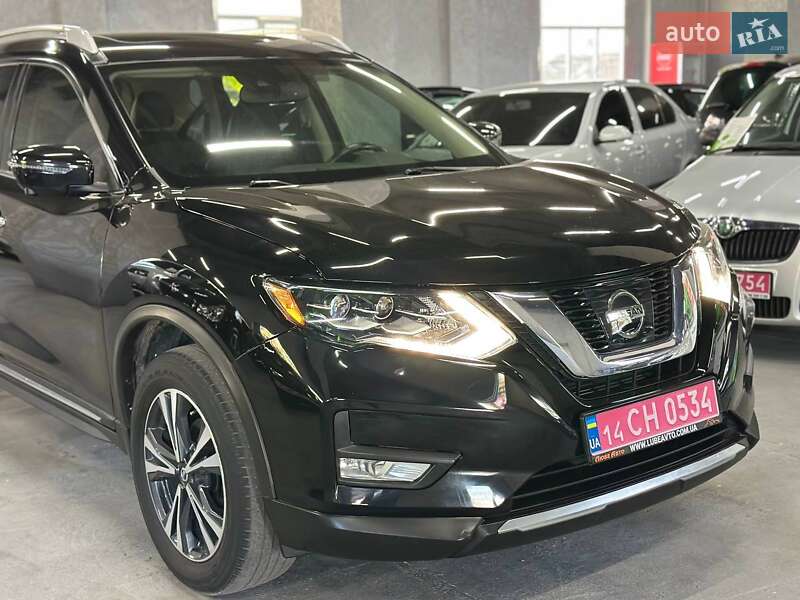 Внедорожник / Кроссовер Nissan Rogue 2017 в Каменском