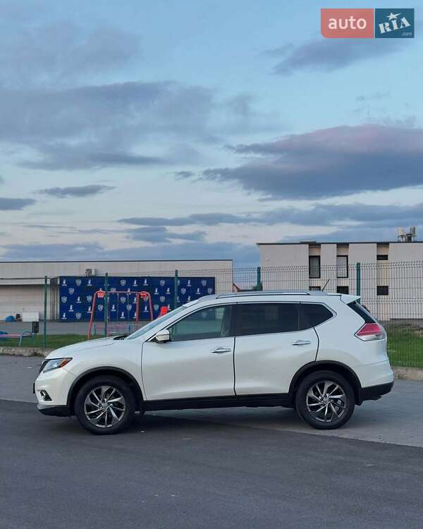 Внедорожник / Кроссовер Nissan Rogue 2015 в Львове