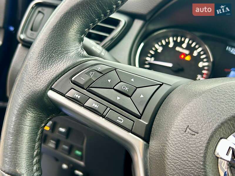 Внедорожник / Кроссовер Nissan Rogue 2017 в Одессе