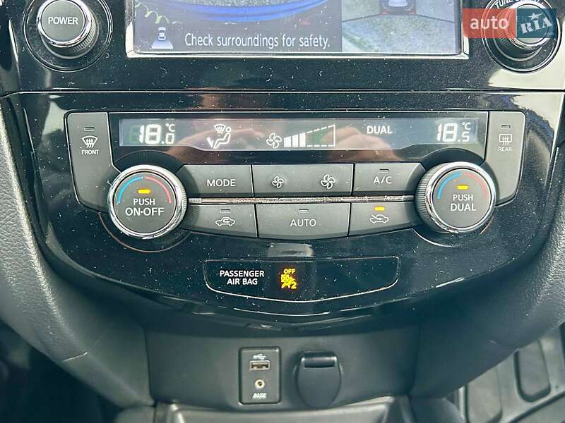 Внедорожник / Кроссовер Nissan Rogue 2017 в Одессе