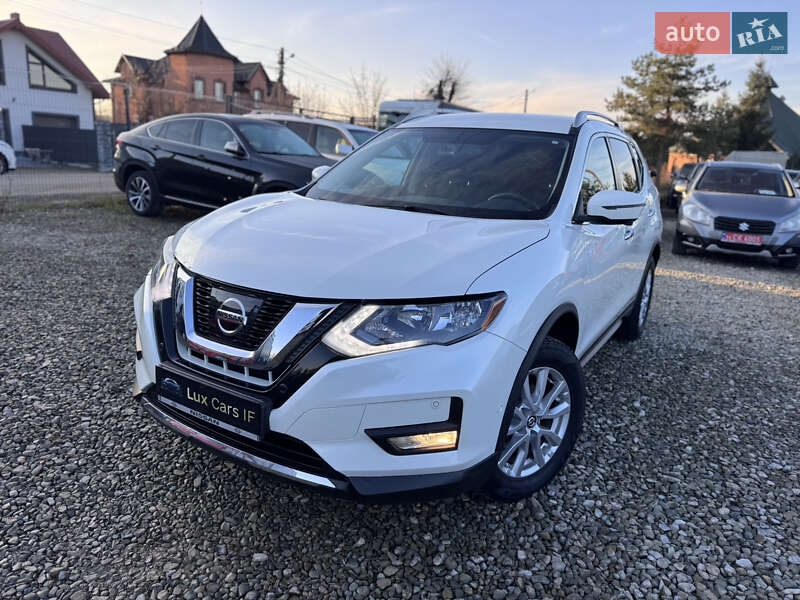 Внедорожник / Кроссовер Nissan Rogue 2017 в Ивано-Франковске