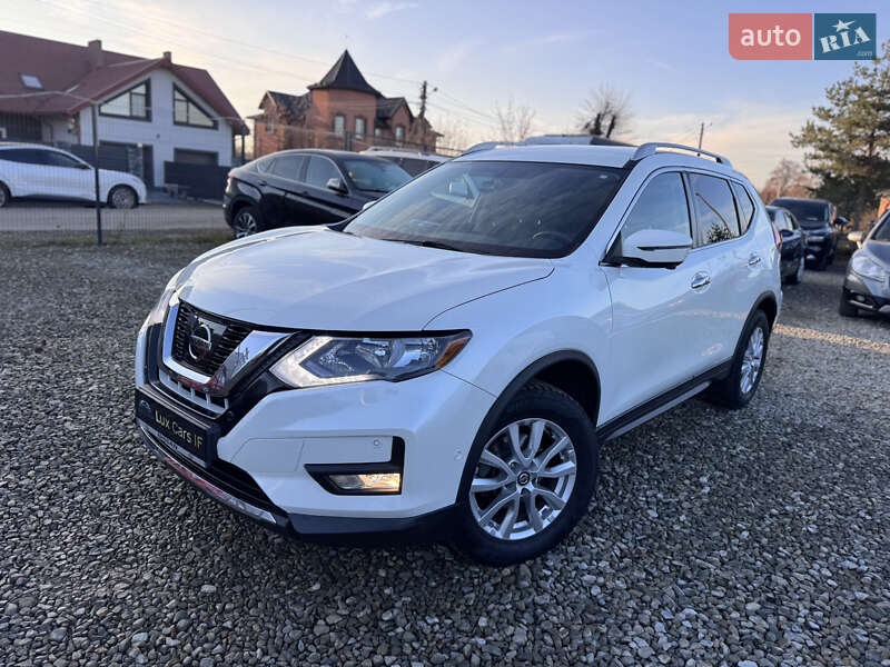 Внедорожник / Кроссовер Nissan Rogue 2017 в Ивано-Франковске