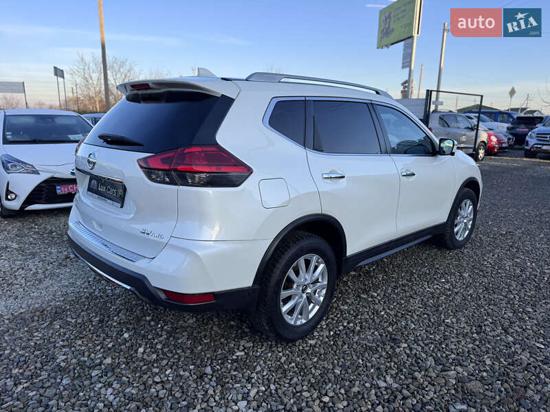 Внедорожник / Кроссовер Nissan Rogue 2017 в Ивано-Франковске