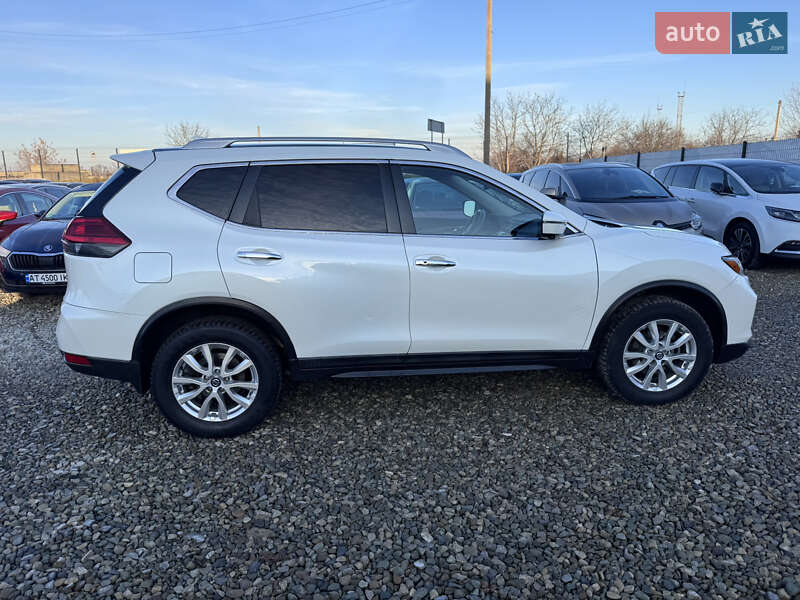 Внедорожник / Кроссовер Nissan Rogue 2017 в Ивано-Франковске